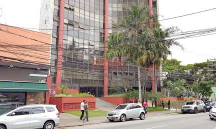 Sala comercial com 6 salas para alugar na Chácara Santo Antônio, São Paulo 