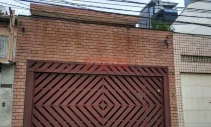 Linda casa com 140m2, 4 dorm, sala, coz, churrasqueira, terraço, area serv, 2 vagas. Oportunidade