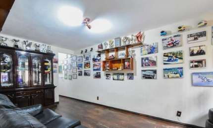 Lindo sobrado p/ venda  com 3 dorm, 2 vagas, 3 Wcs, coz, 2 salas. Oportunidade