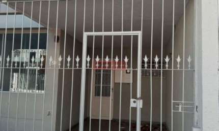 Casa na Chác. St. Antônio, 124 m de terreno, 3 dorm, 2 sakas, 2 banheiros, 1 vaga.