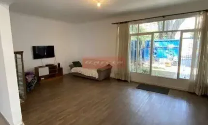 Agradável casa no Brooklin, 4 dorm, 2 salas, 4 dorm e até 7 vagas.