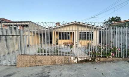 Casa com 3 quartos à venda na Rua Padre Alberto Chmielowski, 377, Pinheirinho, Curitiba