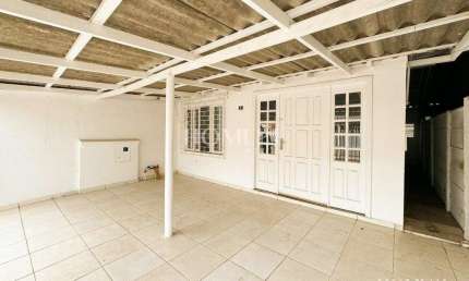 Casa em condomínio fechado com 2 quartos à venda na Rua Desembargador Antônio de Paula, 2876, Boqueirão, Curitiba por R$ 320.000