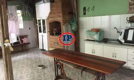 Casa com 4 dorms, Maracanã, Praia Grande - R$ 550 mil, Cod: 7605