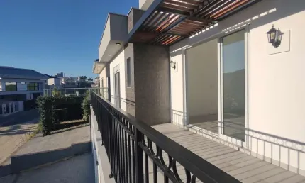 Casa para Venda em Palhoça, Pedra Branca, 3 dormitórios, 1 suíte, 3 banheiros, 2 vagas