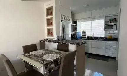 Sobrado para Venda em Palhoça, Bela Vista, 2 dormitórios, 1 banheiro, 2 vagas
