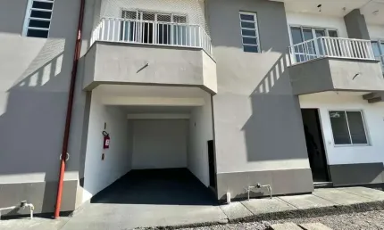 Sobrado para Venda em Palhoça, Pedra Branca, 3 dormitórios, 1 suíte, 3 banheiros, 1 vaga