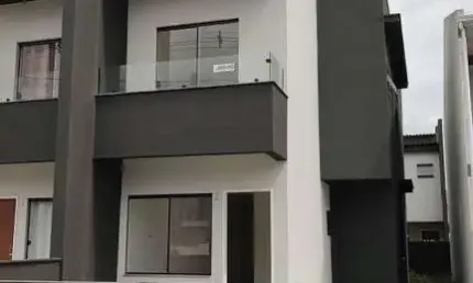 Sobrado para Venda em São José, Forquilhas, 3 dormitórios, 1 suíte, 3 banheiros, 1 vaga