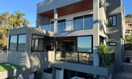 Casa para Venda em Palhoça, Praia de Fora, 5 dormitórios, 2 suítes, 3 banheiros, 4 vagas