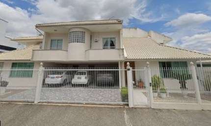 Casa para Locação em Palhoça, Pagani, 3 dormitórios, 1 suíte, 3 banheiros, 2 vagas