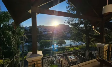 Casa para Locação em Palhoça, Pedra Branca, 3 dormitórios, 1 suíte, 2 banheiros, 2 vagas