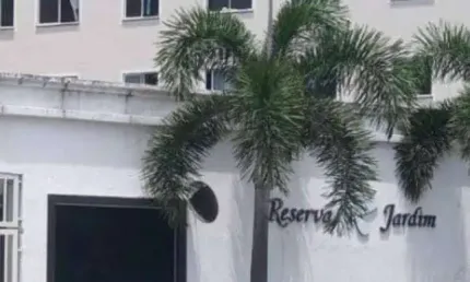 Apartamento com 2 dormitórios para alugar, 45 m² por R$ 1.476,00 - Dias Macedo - Fortaleza/CE