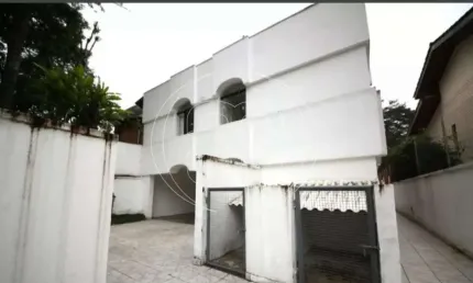 Casa no Alto da Boa Vista - 365m², 4 dorm, 4 suíte, 6 banheiros e 4 vagas.