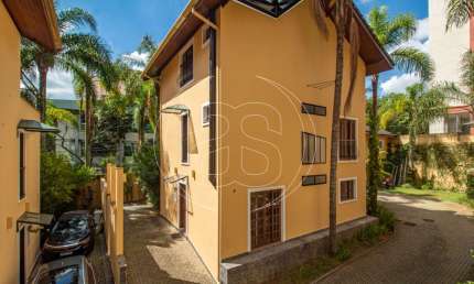 Casa com 300m² em condomínio fechado para locação- Alto da Boa Vista