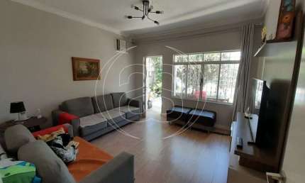 Casa residencial com 256m² de área total em Moema Índios