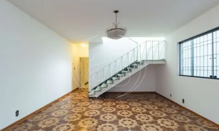 Sobrado com 3 Quartos e 5 banheiros à Venda, 290 m²