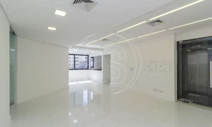 Sala comercial de 120m² com 4 vagas de garagem ao lado do Hospital Sancta Maggiore - Itaim