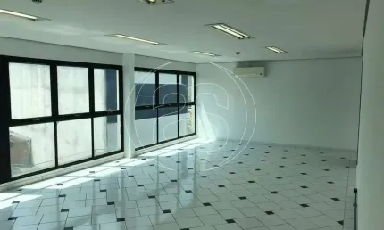 Oportunidade Única em Santo Amaro: Sala Comercial de 60m² com Acessibilidade e Conforto!