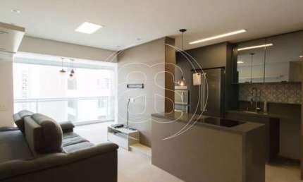 Apartamento á venda em Aclimação com 2 vagas de garagem!