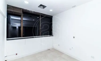 Oportunidade única em Moema: Sala comercial de 53m² com localização privilegiada!