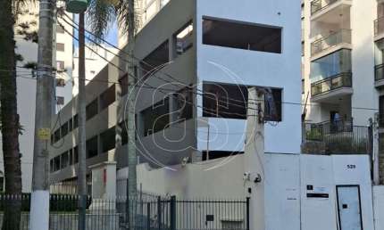 Casa comercial com 16 salas para alugar na Avenida Aratãs, 529, Moema, São Paulo