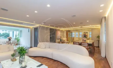 Apartamento à venda com reforma total em moema pássaros