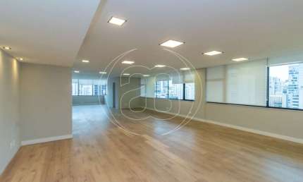 Oportunidade Imperdível! Espaço Comercial de 149m² no Bairro Indianópolis