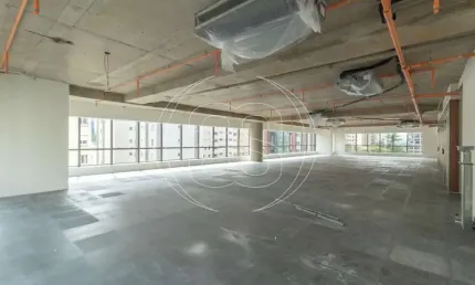 Oportunidade Única: Sala Comercial de 450m² com 5 Vagas em Indianópolis!