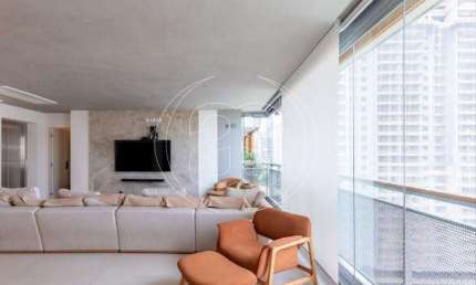 Apartamento com 3 Quartos e 3 banheiros à Venda, 167 m² por R$ 3.850.000