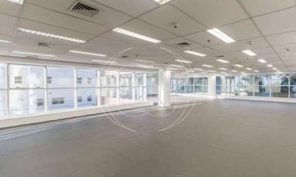 CONJUNTO COMERCIAL NA REGIÃO DA VILA NOVA CONCEIÇÃO