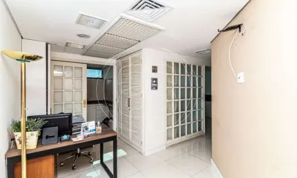 Conjunto comercial - atividade exercido na área da saúde