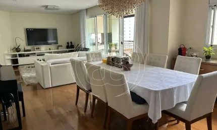 Apartamento para venda com suíte e garagem em moema