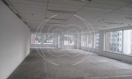 Conjunto comercial com 935,40 m² na Alexandre Dumas