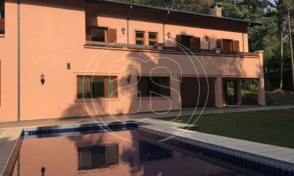Casa de Condomínio para locação e venda na Chácara Flora com 4 suítes e piscina.