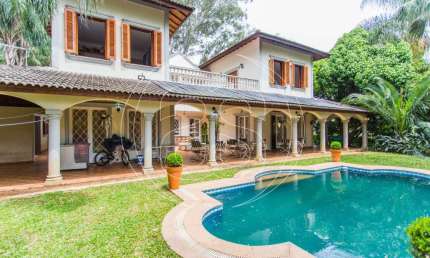 Casa em condomínio fechado para locação e venda - Jardim Cordeiro, São Paulo - SP.