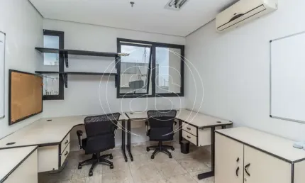 Oportunidade Única! Sala Comercial Espaçosa em Moema com 01 Vaga!