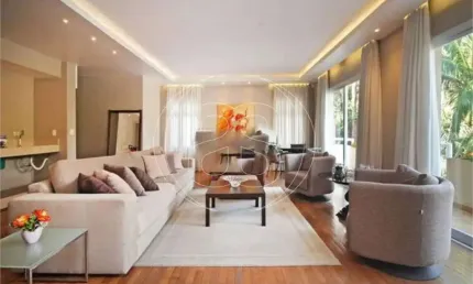 CASA MARAVILHOSA COM PISCINA E QUADRA DE TENNIS NO ALTO DA BOA VISTA