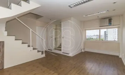 CONJUNTO COMERCIAL, EM ÓTIMA LOCALIZAÇÃO, COM 245m²