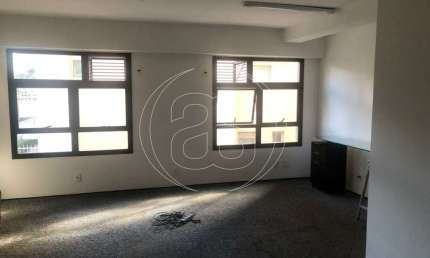 CONJUNTO COMERCIAL, COM 30m², EM ÓTIMA LOCALIZAÇÃO.