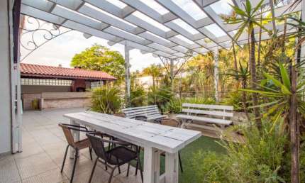 Casa de 233m² com 5 quartos à venda Vila Nova Caledônia