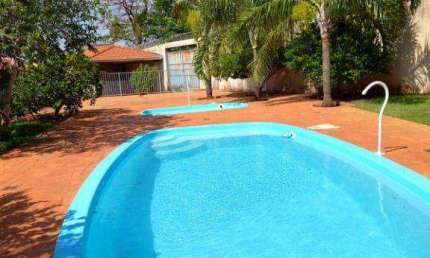 Aréa de Lazer em Jardinopolis, 01 dormitorio, sala ampla, banheiro e área de serviço, área gourmet com churrasqueira, pia, 02 banheiros, 02 piscinas,