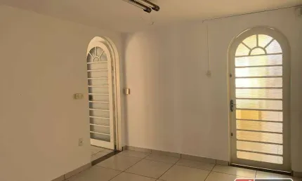 Casa térrea comercial na av. plínio de castro prado. excelente ponto. 3 salas, 3 quartos, edícula, quintal, 3 vagas.