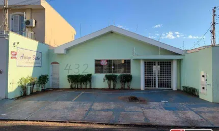 Vende-se casa comercial, Rua Piracicaba, próxima Av. Meira Júnior, Terreno 396 m², 187 m² construídos, 4 salas, 2 banheiros, edícula, 4 vagas