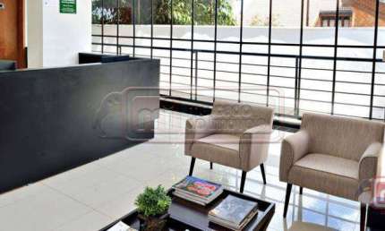 Excelente sala no Edicio Ibiza Office, piso porcelanato, divisória em blindex, 2 banheiros, 2 vagas de garagem, 2 elevadores, ótima localização.