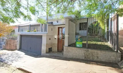 Casa com 3 quartos à venda na rua gustavo schmidt, 615, três figueiras, porto alegre, 309 m2 por r$ 1.400.000