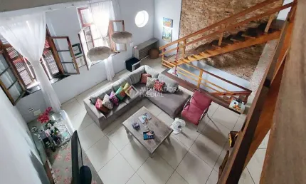 Casa com 3 quartos à venda na Rua Comendador Coruja, 389, Floresta, Porto Alegre, 420 m2 por R$ 950.000