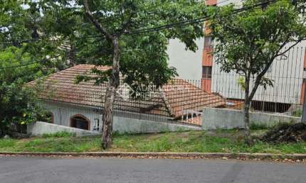Casa com 3 quartos à venda na Rua Luzitana, 1141, Higienópolis, Porto Alegre, 330 m2 por R$ 1.200.000