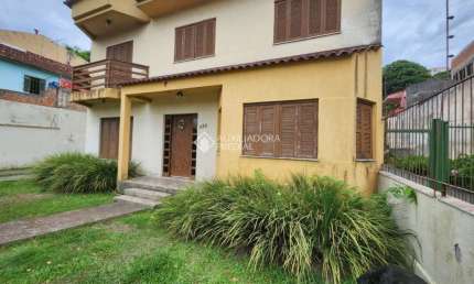 Casa com 3 quartos à venda na Rua Octávio de Souza, 425, Teresópolis, Porto Alegre, 230 m2 por R$ 849.000