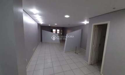 Ponto comercial à venda na Rua General Pedro Bittencourt, 14, Passo da Areia, Porto Alegre, 52 m2 por R$ 285.000