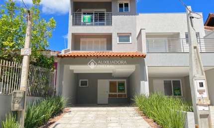 Casa com 3 quartos à venda na Rua Ari Peixoto Martins, 146, Espírito Santo, Porto Alegre, 182 m2 por R$ 690.000